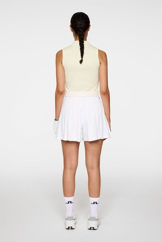 Arella Pleated Shorts / White
