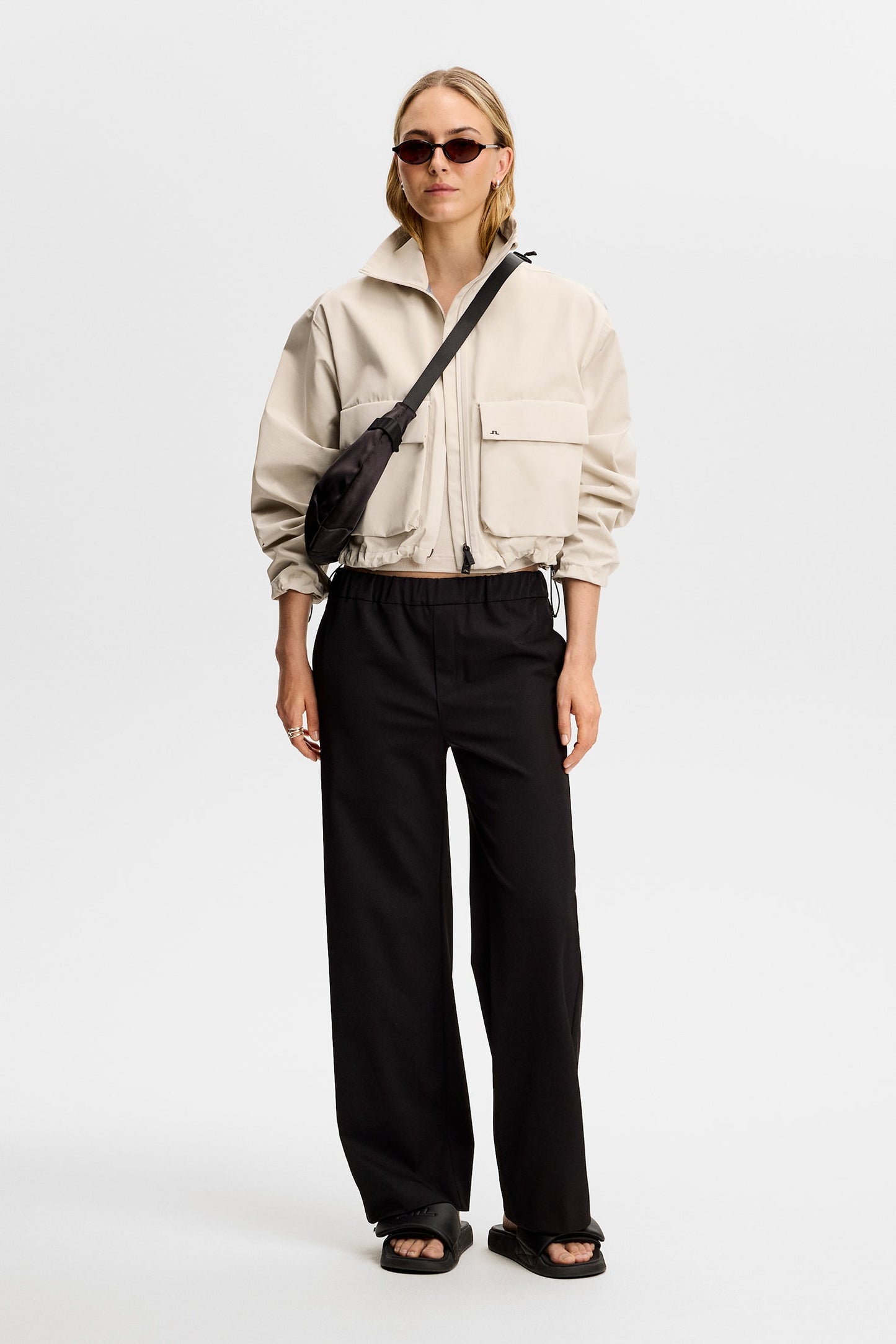 Anja Pant / Black