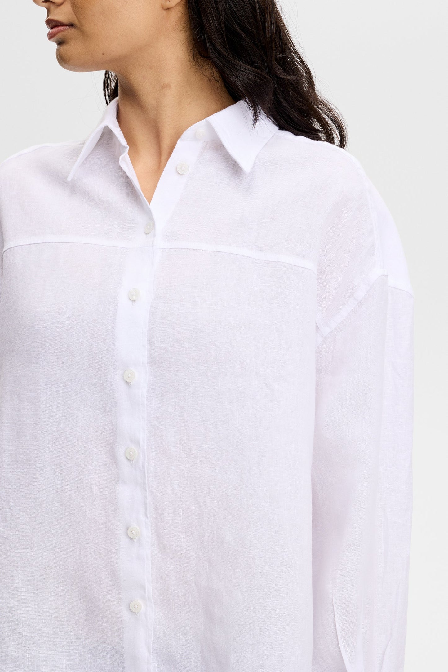 Clairo Clean Linen Shirt / White