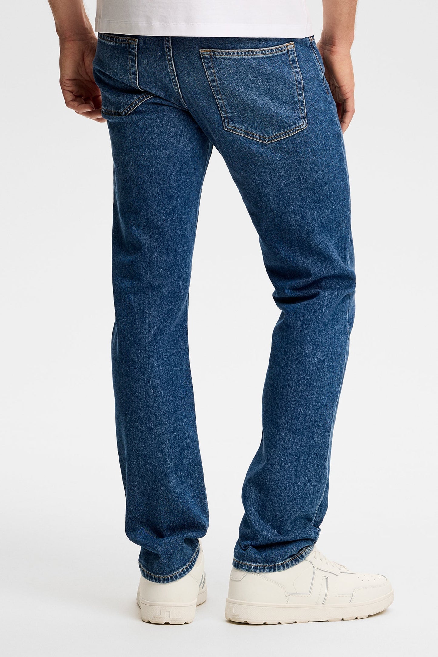 Jax Mid Wash Slim Jeans / Mid Blue